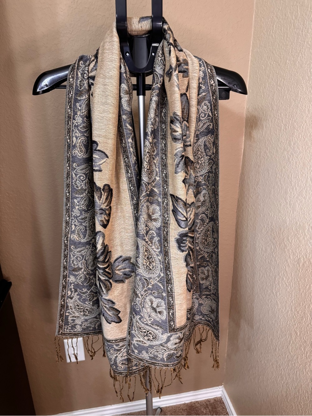 100% Cashmere Pashmina Beige and Gray Floral Paisley Wrap